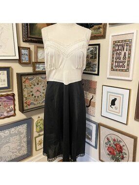50s Vintage American Maid White & Black Slip Dress With Lace Details Size 42 XL